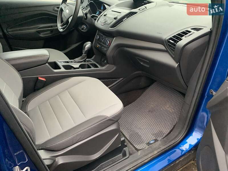 Позашляховик / Кросовер Ford Escape 2017 в Львові