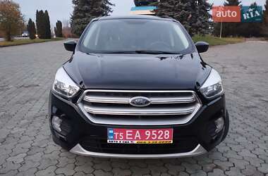 Внедорожник / Кроссовер Ford Escape 2017 в Дубно