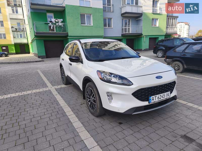 Внедорожник / Кроссовер Ford Escape 2022 в Ивано-Франковске