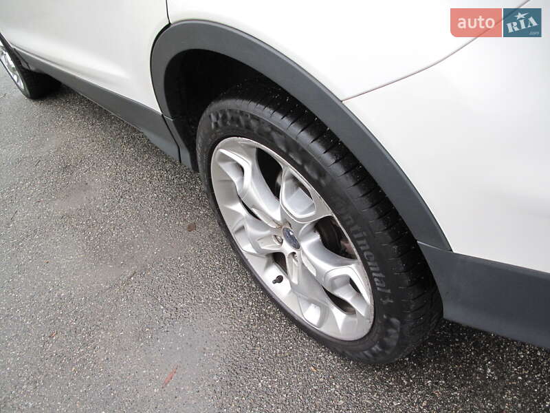 Внедорожник / Кроссовер Ford Escape 2016 в Киеве