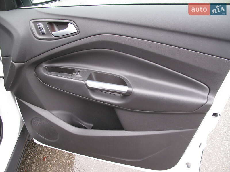 Внедорожник / Кроссовер Ford Escape 2016 в Киеве