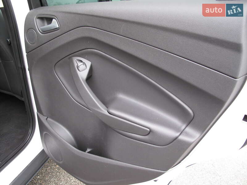 Внедорожник / Кроссовер Ford Escape 2016 в Киеве