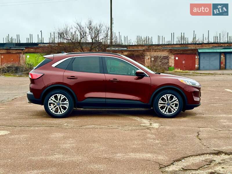 Внедорожник / Кроссовер Ford Escape 2021 в Чернигове