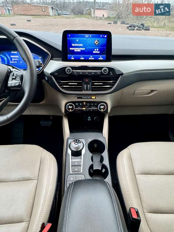 Внедорожник / Кроссовер Ford Escape 2021 в Чернигове