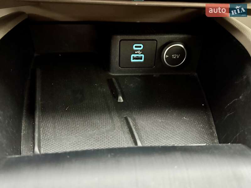 Внедорожник / Кроссовер Ford Escape 2021 в Чернигове