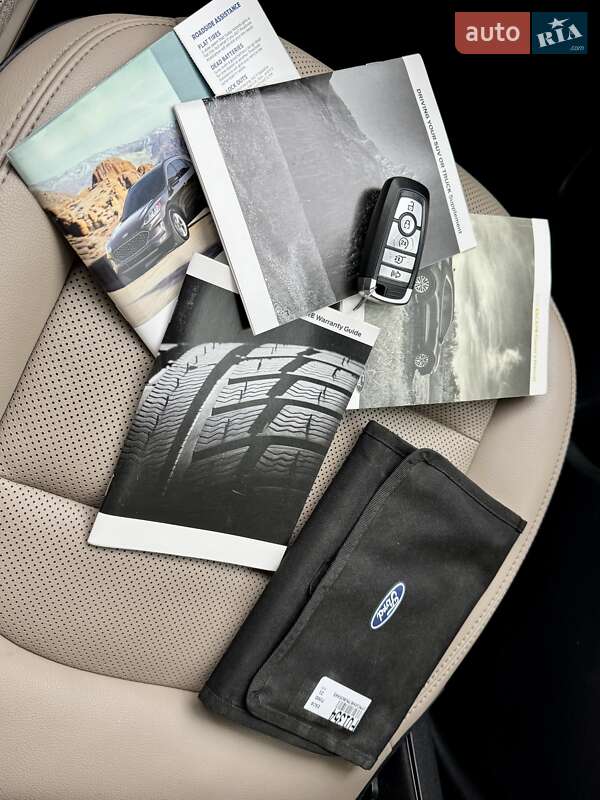 Внедорожник / Кроссовер Ford Escape 2021 в Чернигове