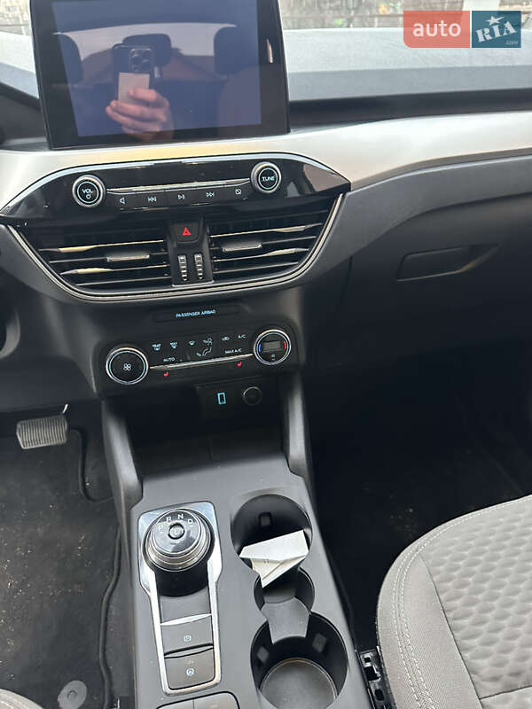 Внедорожник / Кроссовер Ford Escape 2019 в Киеве