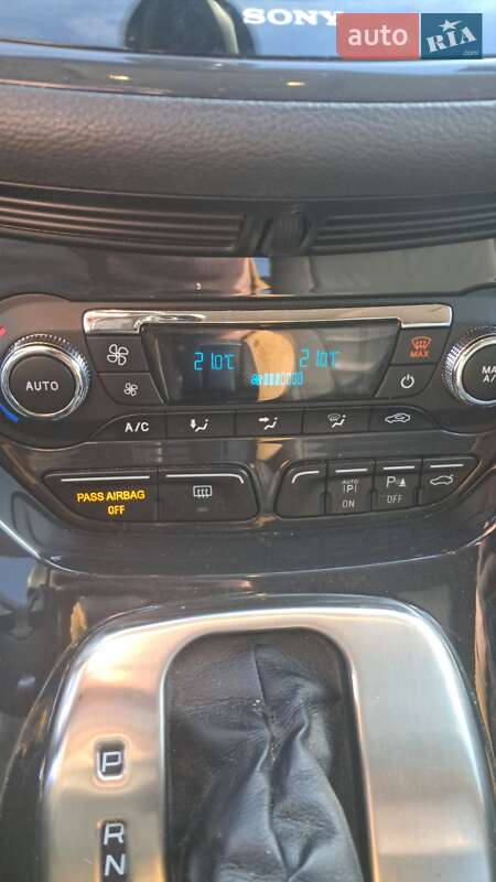 Внедорожник / Кроссовер Ford Escape 2015 в Нововолынске