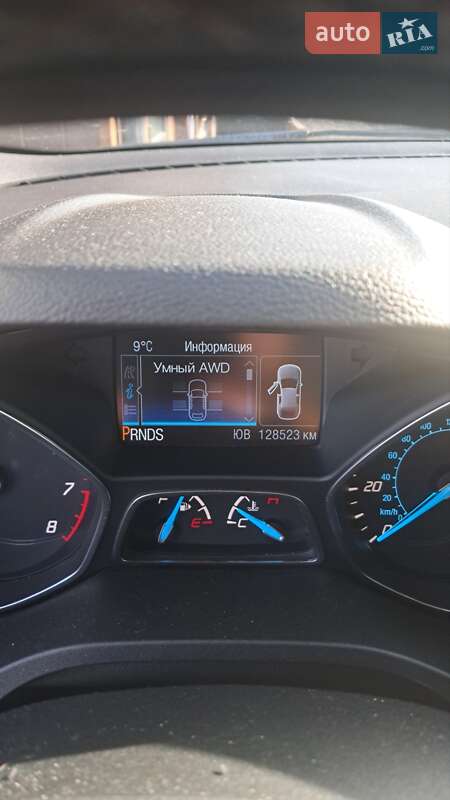 Внедорожник / Кроссовер Ford Escape 2015 в Нововолынске