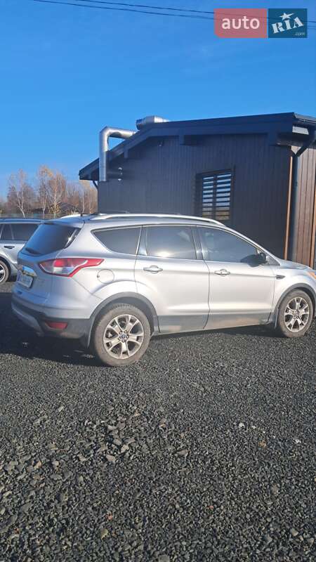 Внедорожник / Кроссовер Ford Escape 2015 в Нововолынске