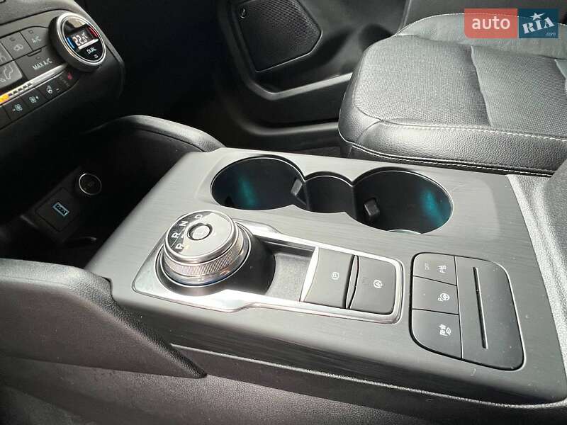 Внедорожник / Кроссовер Ford Escape 2020 в Днепре