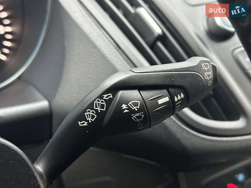 Внедорожник / Кроссовер Ford Escape 2017 в Киеве