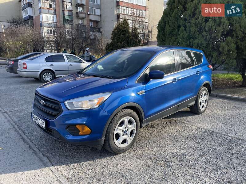 Внедорожник / Кроссовер Ford Escape 2016 в Ужгороде
