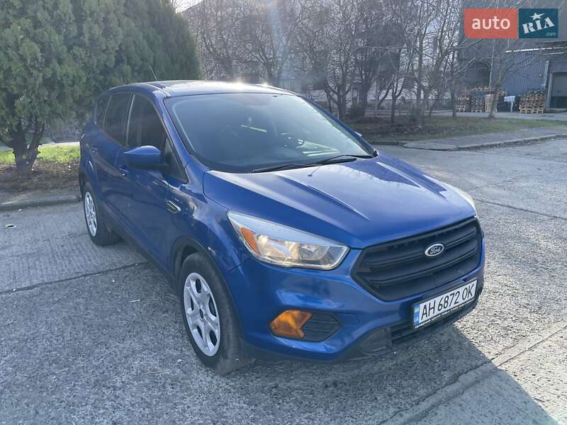Внедорожник / Кроссовер Ford Escape 2016 в Ужгороде