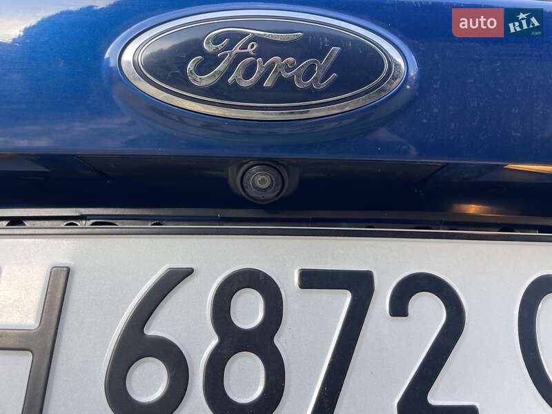 Внедорожник / Кроссовер Ford Escape 2016 в Ужгороде