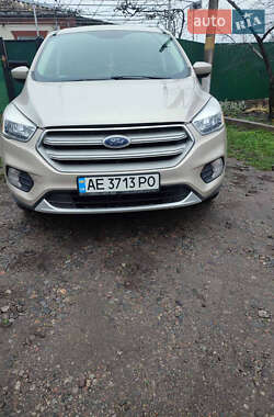 Внедорожник / Кроссовер Ford Escape 2016 в Долинской