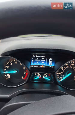 Внедорожник / Кроссовер Ford Escape 2016 в Долинской