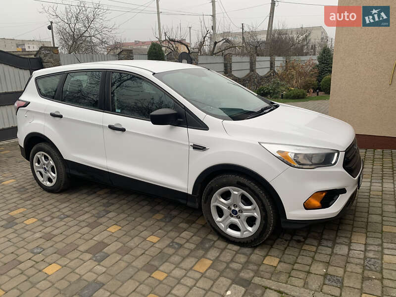 Внедорожник / Кроссовер Ford Escape 2017 в Звягеле