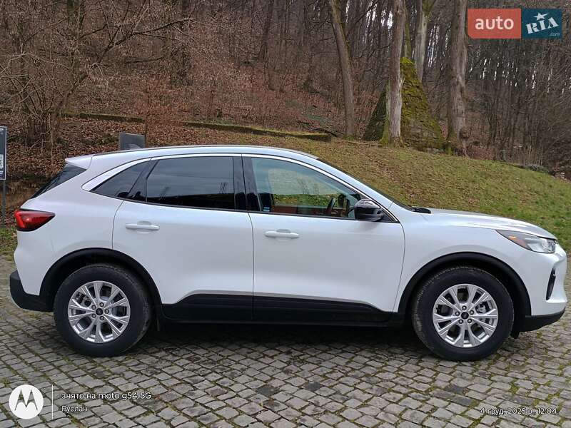 Позашляховик / Кросовер Ford Escape 2024 в Хусті