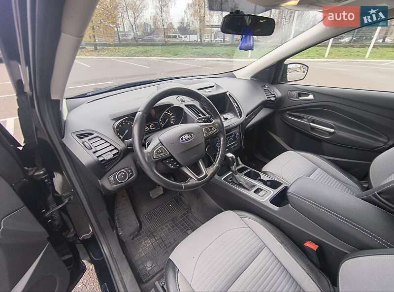 Внедорожник / Кроссовер Ford Escape 2017 в Житомире