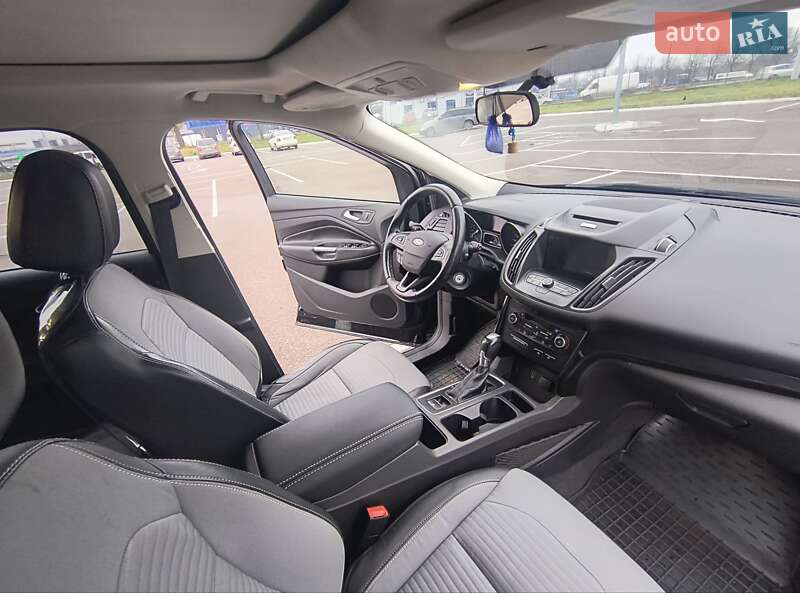 Внедорожник / Кроссовер Ford Escape 2017 в Житомире