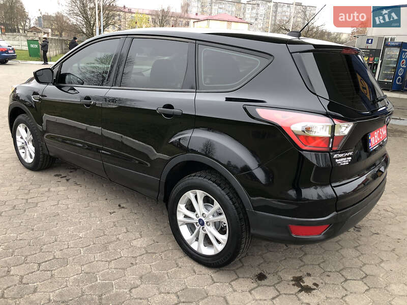 Позашляховик / Кросовер Ford Escape 2017 в Рівному