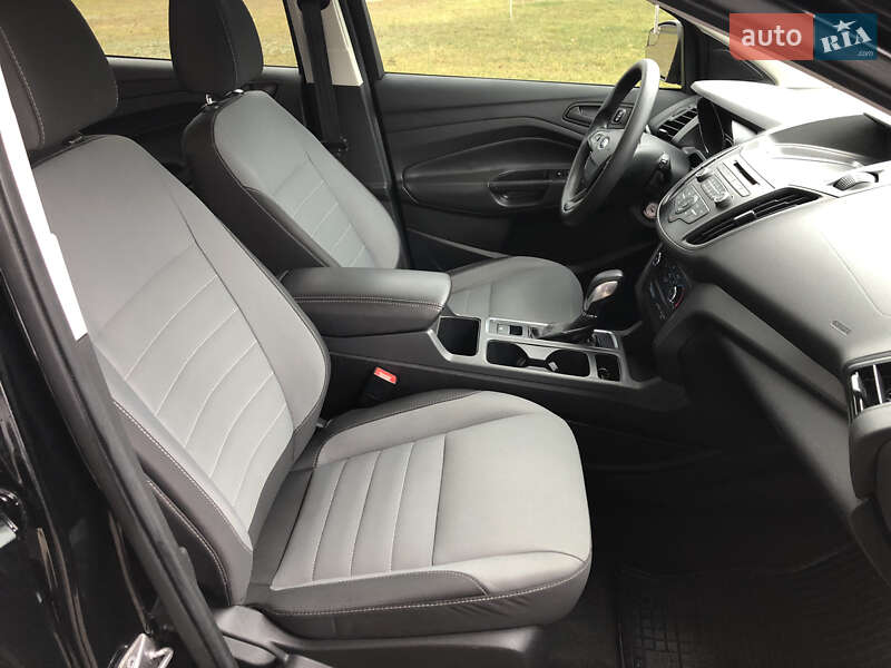 Позашляховик / Кросовер Ford Escape 2017 в Рівному