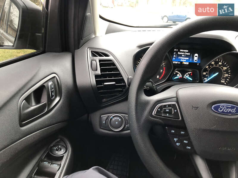 Позашляховик / Кросовер Ford Escape 2017 в Рівному
