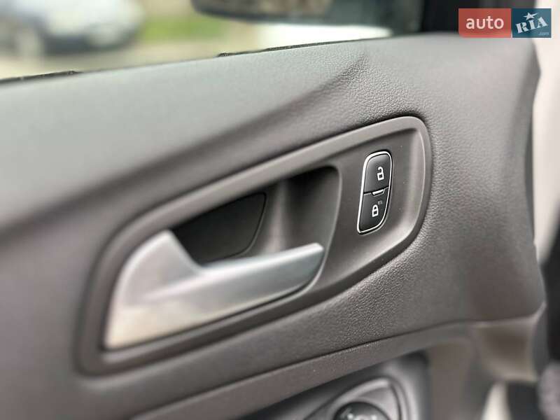 Внедорожник / Кроссовер Ford Escape 2019 в Черновцах