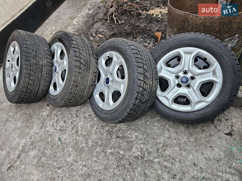 Внедорожник / Кроссовер Ford Escape 2017 в Черкассах