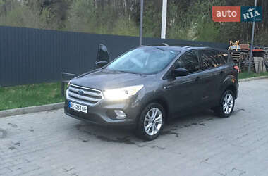 Позашляховик / Кросовер Ford Escape 2017 в Трускавці