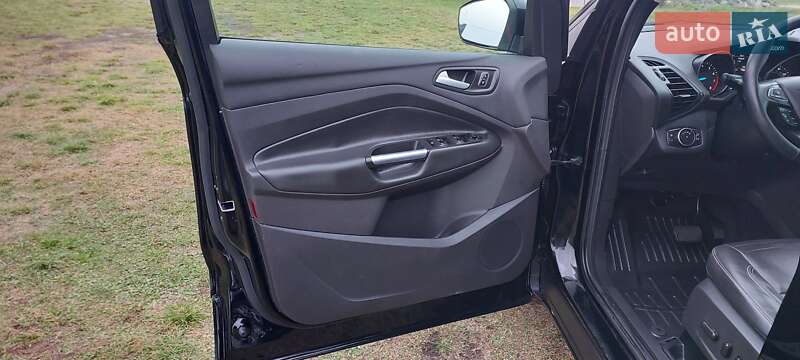 Внедорожник / Кроссовер Ford Escape 2017 в Дубно