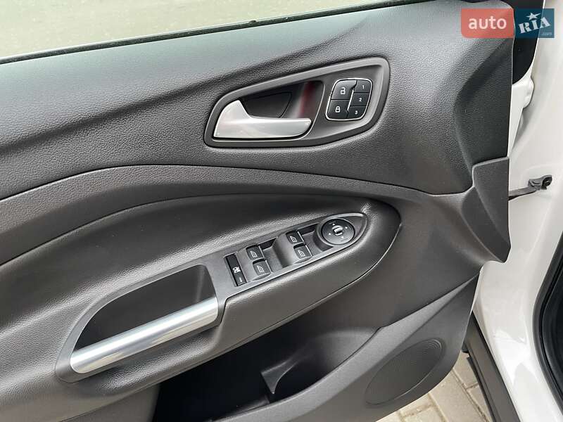 Позашляховик / Кросовер Ford Escape 2012 в Одесі фото 15 Позашляховик / Кросовер Ford Escape 2012 в Одесі