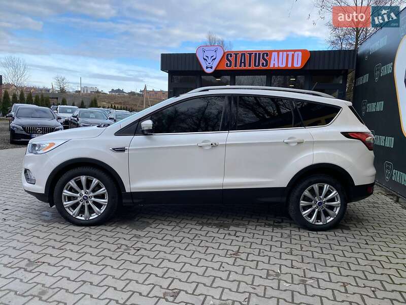 Внедорожник / Кроссовер Ford Escape 2017 в Хмельницком