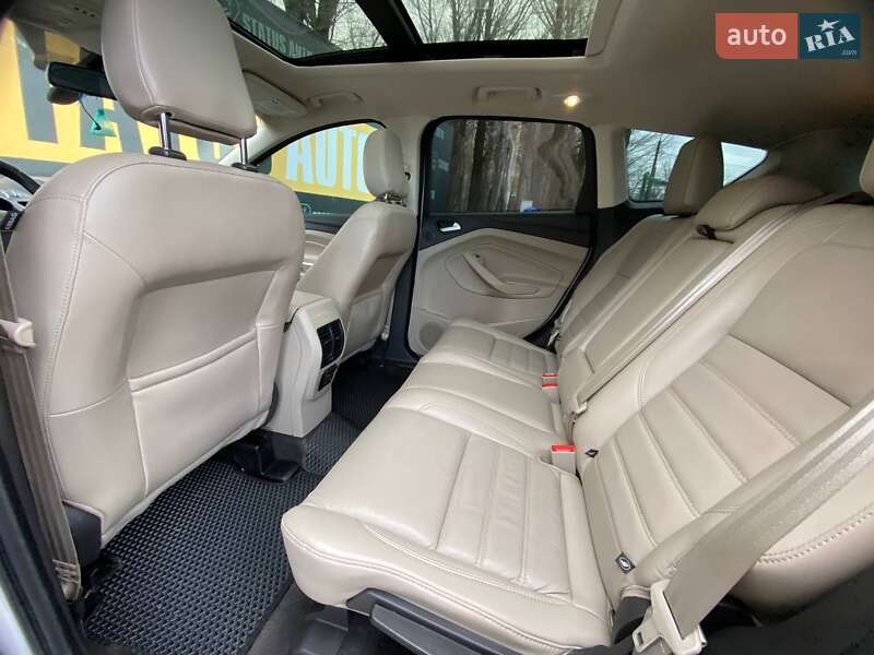 Внедорожник / Кроссовер Ford Escape 2017 в Хмельницком