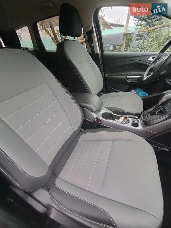 Внедорожник / Кроссовер Ford Escape 2015 в Прилуках