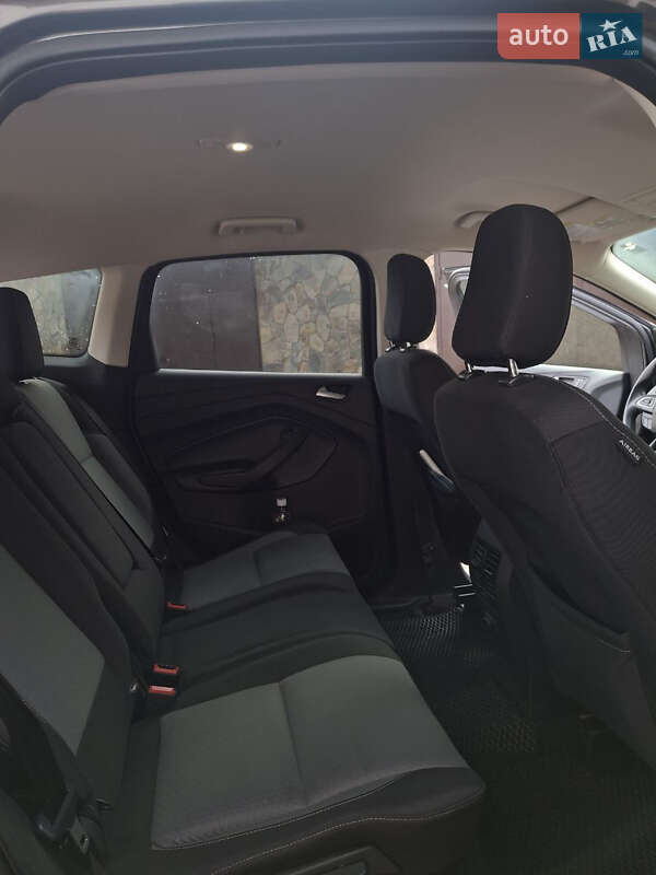 Позашляховик / Кросовер Ford Escape 2018 в Чернівцях