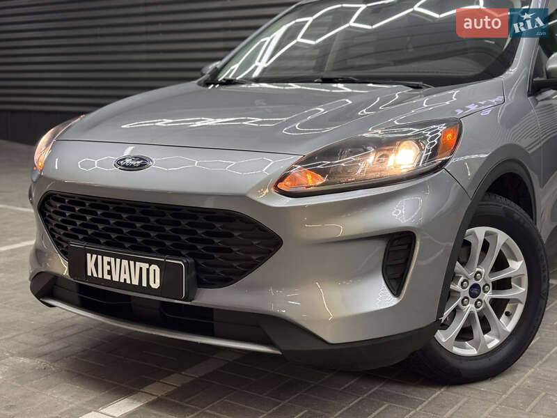 Позашляховик / Кросовер Ford Escape 2021 в Києві