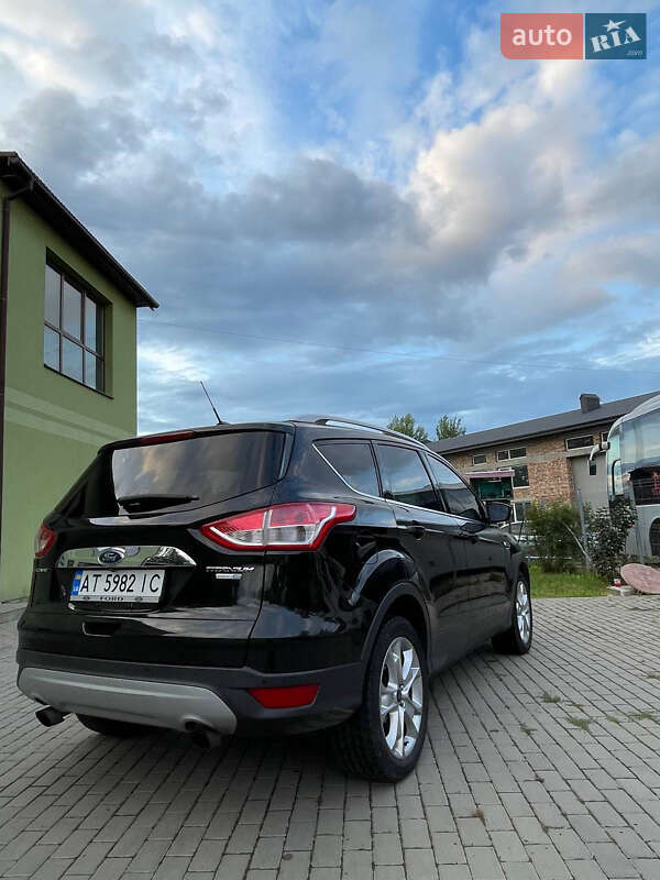 Внедорожник / Кроссовер Ford Escape 2015 в Ивано-Франковске