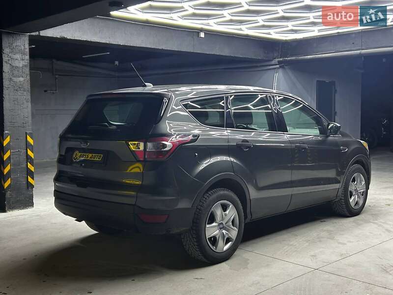 Позашляховик / Кросовер Ford Escape 2016 в Чернівцях