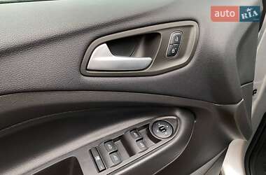Внедорожник / Кроссовер Ford Escape 2018 в Львове