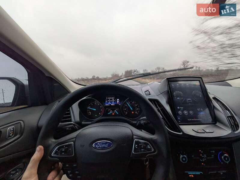 Позашляховик / Кросовер Ford Escape 2017 в Львові