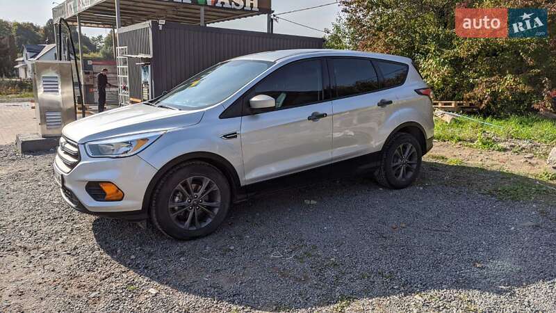Позашляховик / Кросовер Ford Escape 2017 в Львові