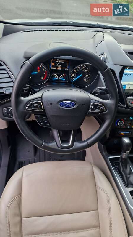 Внедорожник / Кроссовер Ford Escape 2017 в Николаеве