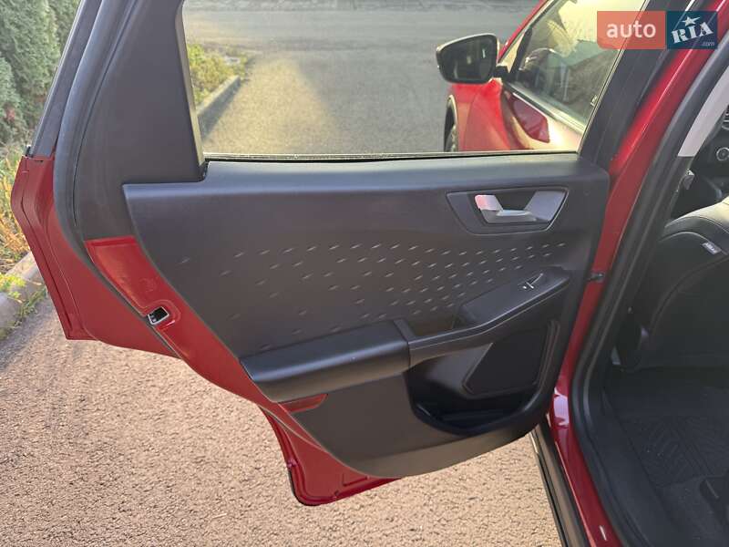 Внедорожник / Кроссовер Ford Escape 2020 в Киеве