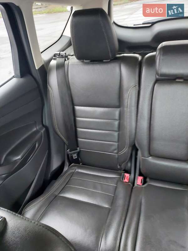 Внедорожник / Кроссовер Ford Escape 2014 в Горишних Плавнях