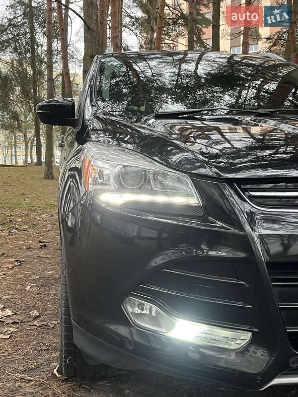 Внедорожник / Кроссовер Ford Escape 2014 в Новояворовске