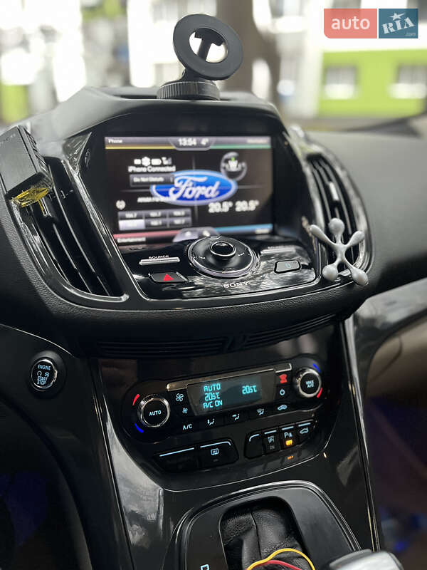 Внедорожник / Кроссовер Ford Escape 2014 в Новояворовске