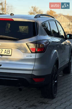 Внедорожник / Кроссовер Ford Escape 2016 в Тернополе