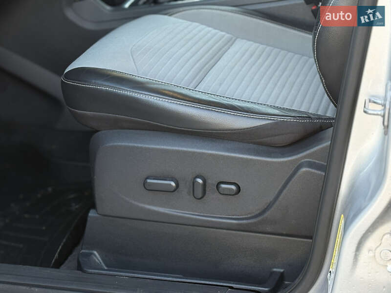Внедорожник / Кроссовер Ford Escape 2016 в Тернополе